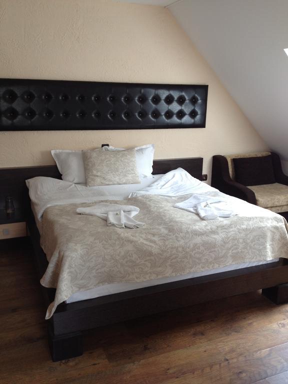 Kamelot Hotel Pasarel Buitenkant foto